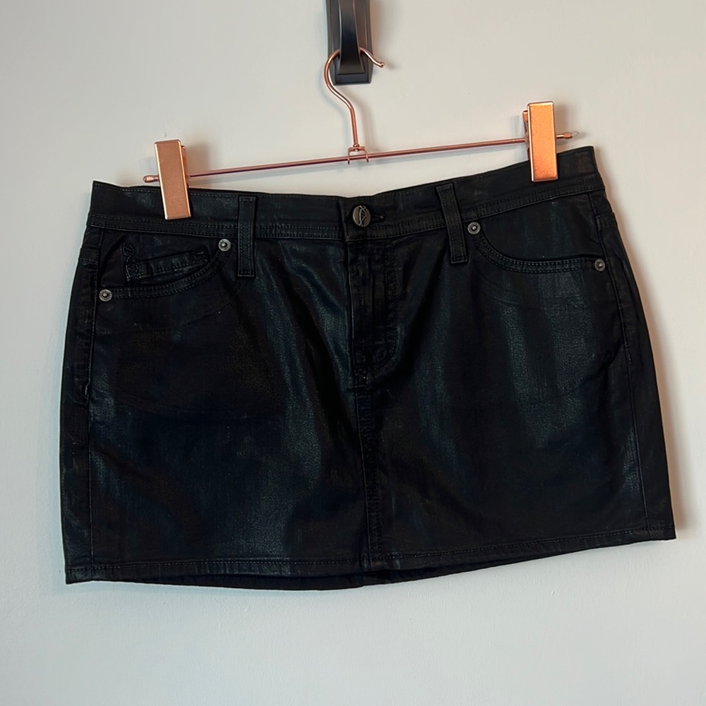 Genetic black shimmer mini